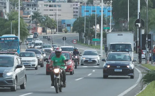 
          Imagem ilustrativa da imagem Gerente de vendas perde R$ 12 mil em golpe na saída de show
          