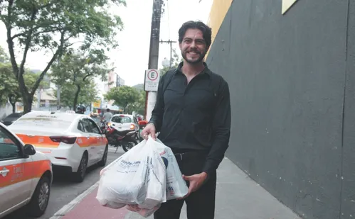 
          Imagem ilustrativa da imagem Comércio prevê recorde de vendas neste Carnaval
          