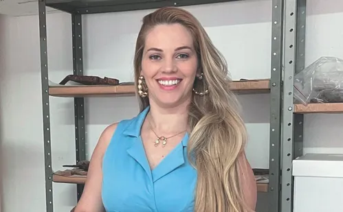 
          Imagem ilustrativa da imagem Competição de parapente colore o céu de Castelo com pilotos de 22 países
          