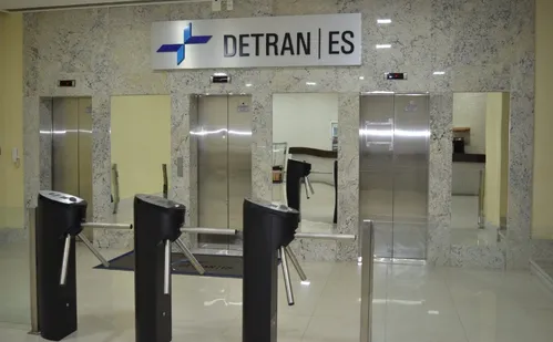 
          Imagem ilustrativa da imagem Concursos públicos com 2 mil vagas e salário de até R$ 10.221 no ES
          