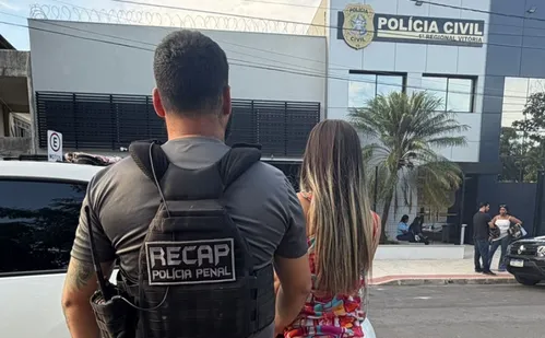 
          Imagem ilustrativa da imagem Condenada por tráfico no Mato Grosso do Sul é presa em ponto de ônibus de Vitória
          