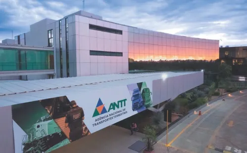 
          Imagem ilustrativa da imagem Confirmado projeto de via férrea que beneficia o Espírito Santo
          