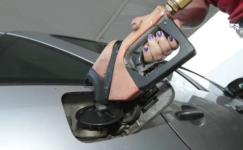 
          Imagem ilustrativa da imagem Conflito no Oriente Médio pode deixar combustíveis e alimentos mais caros
          