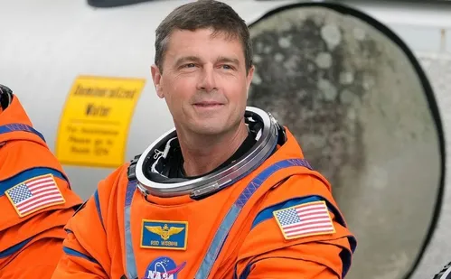 
          Imagem ilustrativa da imagem Conheça o astronauta da Artemis II que homenageou mulher no espaço
          