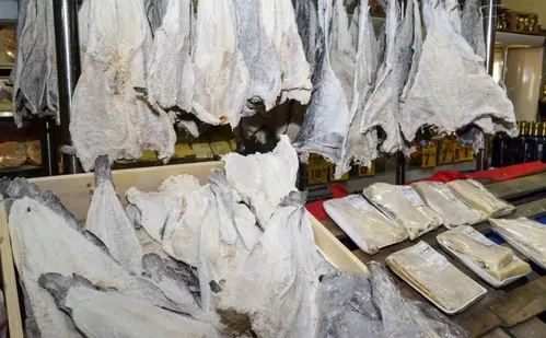 
          Imagem ilustrativa da imagem Consumidor deve ficar atento à qualidade do bacalhau na Semana Santa
          