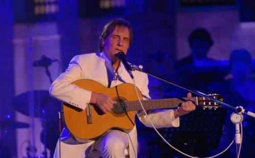 
          Imagem ilustrativa da imagem Cores específicas e 160 rosas: os pedidos de Roberto Carlos para show no ES
          