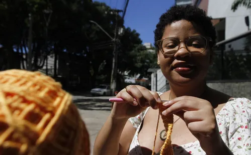 
          Imagem ilustrativa da imagem De vinis ao crochê, objetos antigos caem no gosto dos jovens
          