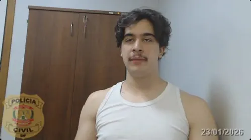 
          Imagem ilustrativa da imagem Defesa de adolescente diz que soco dado por ex-piloto Pedro Turra ‘foi causa da morte’
          