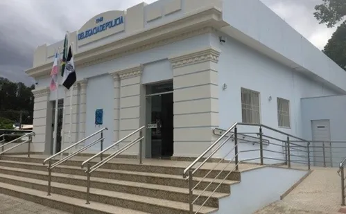 
          Imagem ilustrativa da imagem Delegado é preso por importunação sexual contra adolescente
          