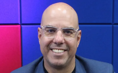 
          Imagem ilustrativa da imagem Descomissionamento de plataformas: "Nova fronteira industrial", diz economista
          