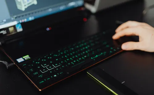 
          Imagem ilustrativa da imagem Discord anuncia novas regras para segurança de usuários adolescentes
          