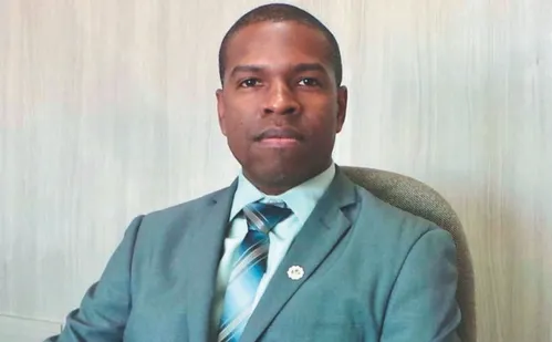 
          Imagem ilustrativa da imagem Dívidas no cartão disparam e governo quer reduzir os juros
          