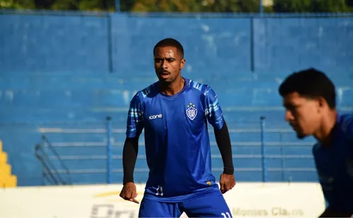 
          Imagem ilustrativa da imagem Duelo entre Vitória e Serra vale a liderança da 1ª fase no Campeonato Capixaba
          