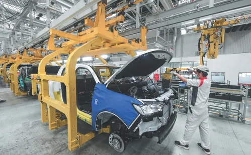 
          Imagem ilustrativa da imagem ES negocia para a instalação de mais duas montadoras de veículos
          