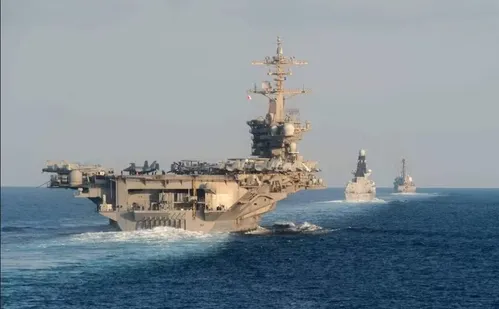 
          Imagem ilustrativa da imagem EUA negam que mísseis do Irã atingiram porta-aviões Abraham Lincoln
          