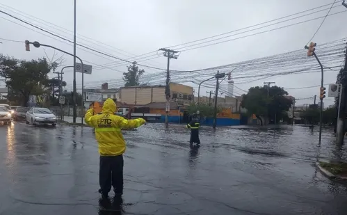 
          Imagem ilustrativa da imagem El Niño pode ser forte e começar nos próximos meses, diz ONU
          