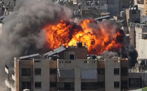 
          Imagem ilustrativa da imagem Embaixador do Brasil no Irã: derrubar o regime será tarefa sangrenta
          