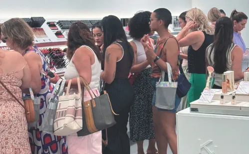 
          Imagem ilustrativa da imagem Empresários do ES voltam a apostar em lojas de rua para movimentar o comércio
          