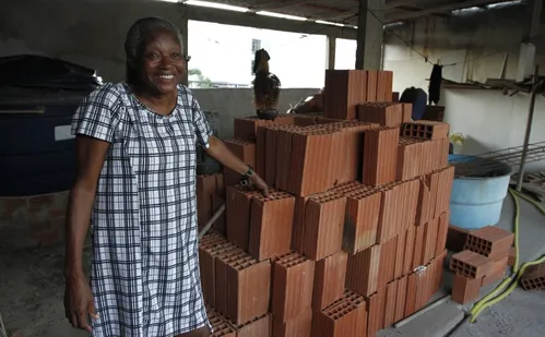 
          Imagem ilustrativa da imagem Empréstimo de até R$ 50 mil a famílias para reformar a casa
          