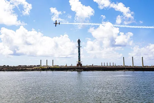 
          Imagem ilustrativa da imagem Esquadrilha da Fumaça colore o céu do Recife em celebração aos 489 anos da capital
          