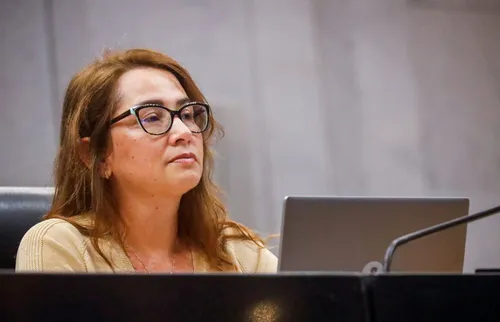 
          Imagem ilustrativa da imagem Estádios de PE ganham reforço na segurança com biometria e punições a agressores
          