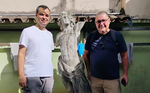 
          Imagem ilustrativa da imagem Estátua perdida há 47 anos é encontrada em quintal de casa em Vila Velha
          