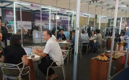 
          Imagem ilustrativa da imagem Evento de óleo e gás em São Mateus destaca drones com sensores térmicos
          