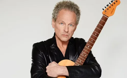 
          Imagem ilustrativa da imagem Ex-Fleetwood Mac é atacado por stalker com 'substância desconhecida'; entenda
          