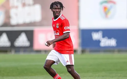 
          Imagem ilustrativa da imagem Ex-jogador do Benfica fica em coma induzido após ser esfaqueado na Dinamarca
          