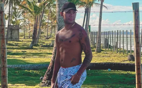 
          Imagem ilustrativa da imagem Familiar de passista morto em acidente: "Meu irmão amava a vida"
          