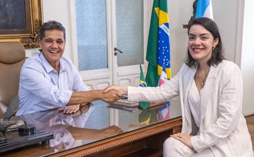 
          Imagem ilustrativa da imagem Ferraço anuncia nova secretária de Estado de Direitos Humanos
          