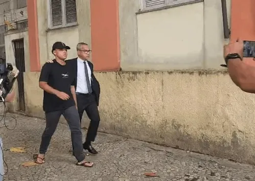 
          Imagem ilustrativa da imagem Filho de ex-subsecretário do Rio, réu por estupro coletivo em Copacabana, se entrega à polícia
          