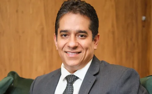 
          Imagem ilustrativa da imagem Fim da escala 6x1: risco de demissão de 12 mil trabalhadores no ES, diz estudo
          