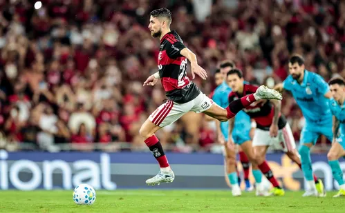 
          Imagem ilustrativa da imagem Flamengo perde Jorginho por lesão em semana dura com estreia na Libertadores
          