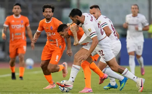 
          Imagem ilustrativa da imagem Fluminense domina, mas é parado por goleiro e empata em estreia na Libertadores
          