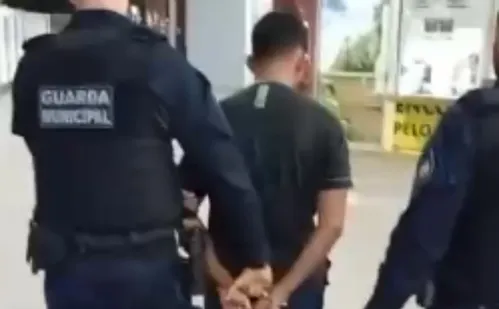 
          Imagem ilustrativa da imagem Foragido por homicídio no RJ é preso na Rodoviária de Vitória
          