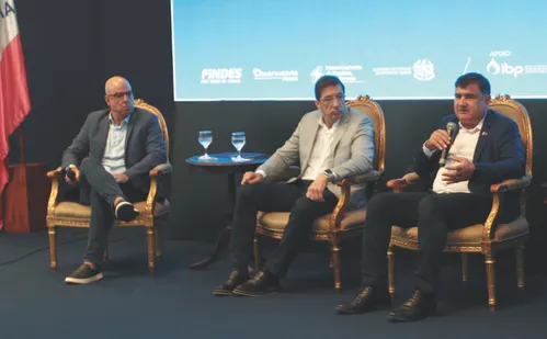 
          Imagem ilustrativa da imagem Força-tarefa para garantir investimentos de R$ 5,4 bilhões para o ES
          