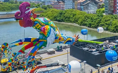 
          Imagem ilustrativa da imagem Galo da Madrugada vai sair com 30 trios
          