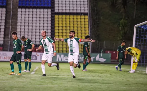 
          Imagem ilustrativa da imagem Garotos do Porto perdem para o Gama na estreia da Copa Centro-Oeste
          