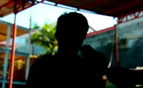 
          Imagem ilustrativa da imagem Golpe Bancário: empresário perde 990 mil após ligação de 50 segundos
          