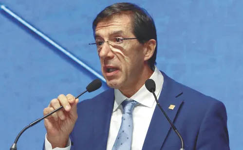 
          Imagem ilustrativa da imagem Governo Federal avalia novo projeto sobre o fim da escala 6x1
          