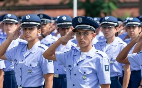 
          Imagem ilustrativa da imagem Governo autoriza 487 contratações temporárias para Aeronáutica
          