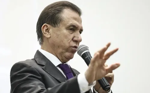 
          Imagem ilustrativa da imagem Governo pode enviar projeto com urgência se escala 6x1 não avançar, diz ministro
          