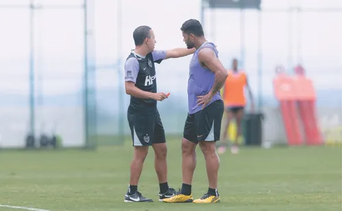 
          Imagem ilustrativa da imagem Grêmio e Galo duelam em meio a decisões pelos Estaduais
          