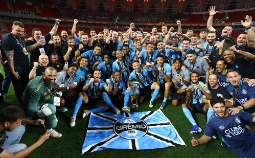
          Imagem ilustrativa da imagem Grêmio empata com Internacional no Beira-Rio e é campeão Gaúcho
          