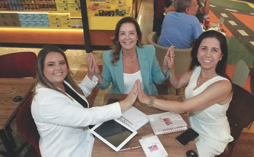 
          Imagem ilustrativa da imagem “Grupos de mulheres são estratégias para garantir a saúde mental”, diz especialista
          