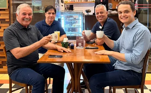 
          Imagem ilustrativa da imagem Guerino Zanon manifesta apoio público a Pazolini
          