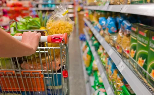 
          Imagem ilustrativa da imagem Guerra no Oriente Médio deixa resina mais cara e impacta no preço das embalagens
          