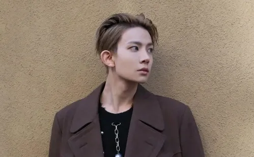 
          Imagem ilustrativa da imagem Heeseung deixa Enhypen e se prepara para lançamento de carreira solo
          