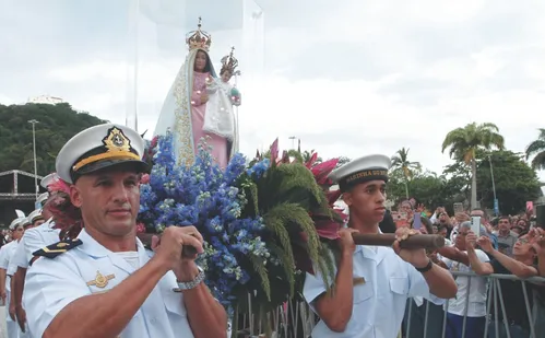 
          Imagem ilustrativa da imagem Histórias de fé: fiéis relatam gratidão à Nossa Senhora da Penha
          